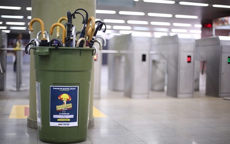 Metrô-DF guarda-chuva