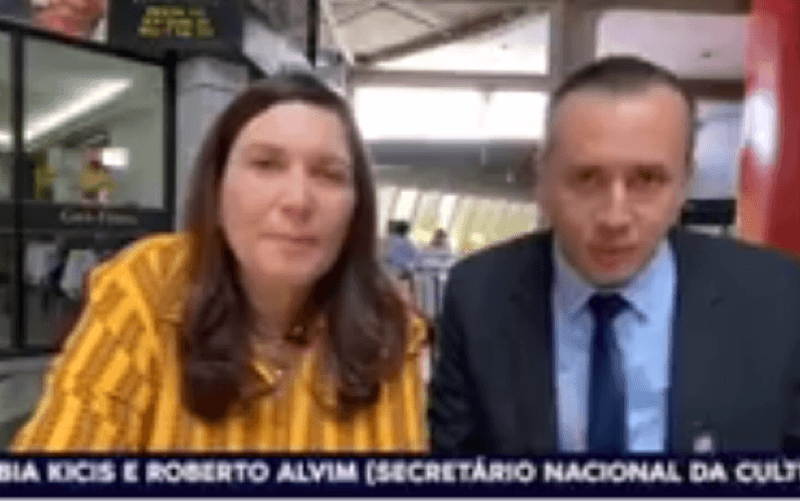 Roberto Alvim com Kia Kicis