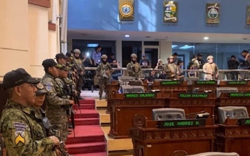 El Salvador Exército na Suprema Corte