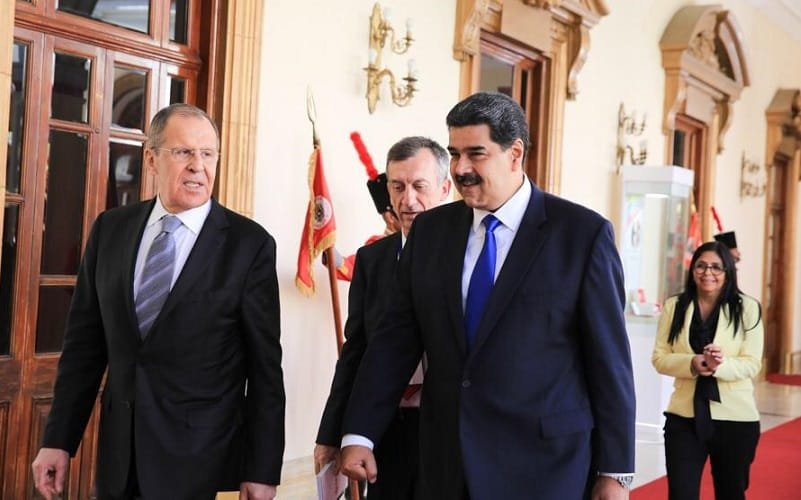 Nicolás Maduro e Serguei Rússia