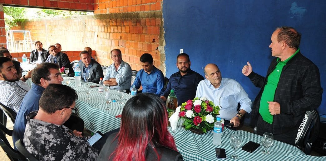 Representantes de empresários de Ceilândia e de Samambaia apresentam demandas ao vice-governador Paco Britto/Acácio Pinheiro/Agência Brasília