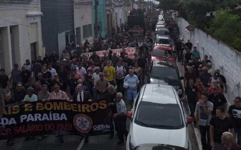 Greve de policiais na Paraíba e ameaças em Pernambuco e Espírito Santo