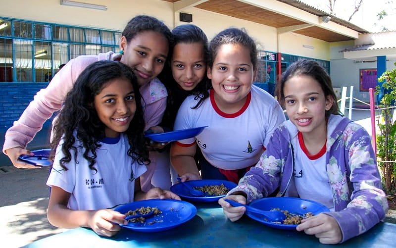 Estudantes DF merenda escolar