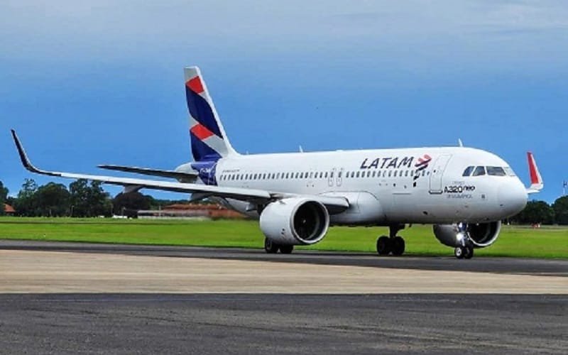 Avião Latam Misto Brasil
