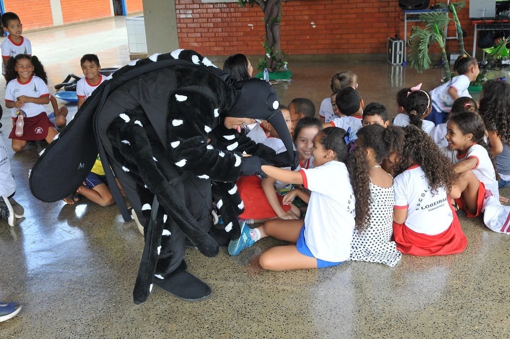 Dengue e teatro da PMDF