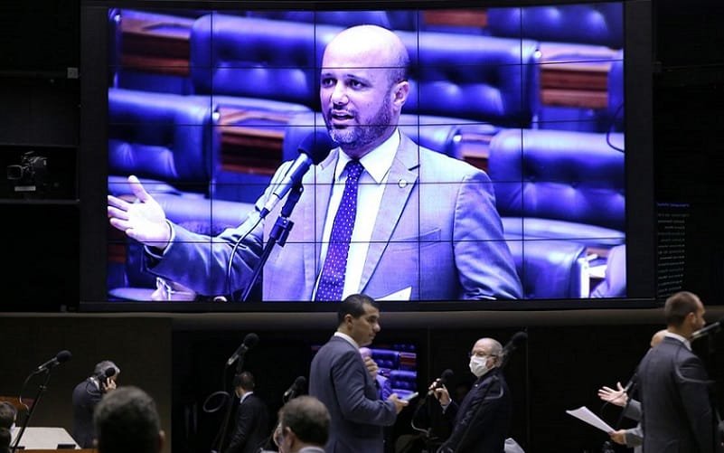 Câmara deve votar hoje congelamento dos salários dos servidores