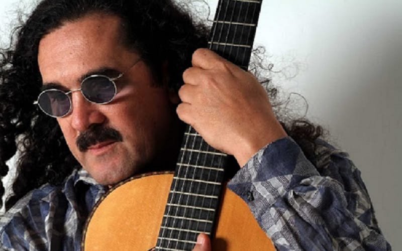 Morreu hoje o cantor baiano Moraes Moreira