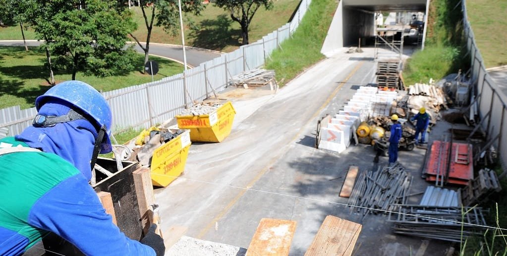 Boa notícia para quem usa as tesourinhas, porque o primeiro lote de oito alças das Asas Norte e Sul estão quase prontas/Paulo H. Carvalho/Agência Brasília