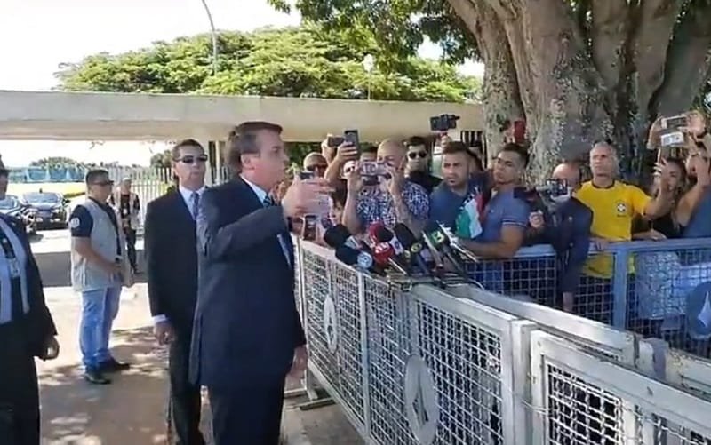 Jair Bolsonaro cercadinho Alvorada