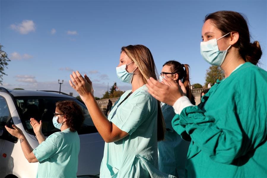 AGU vai contestar decisão que suspendeu piso da enfermagem