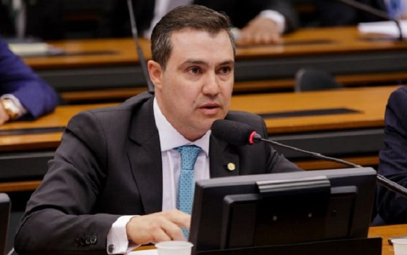 Deputado federal morre após sofrer parada cardíaca