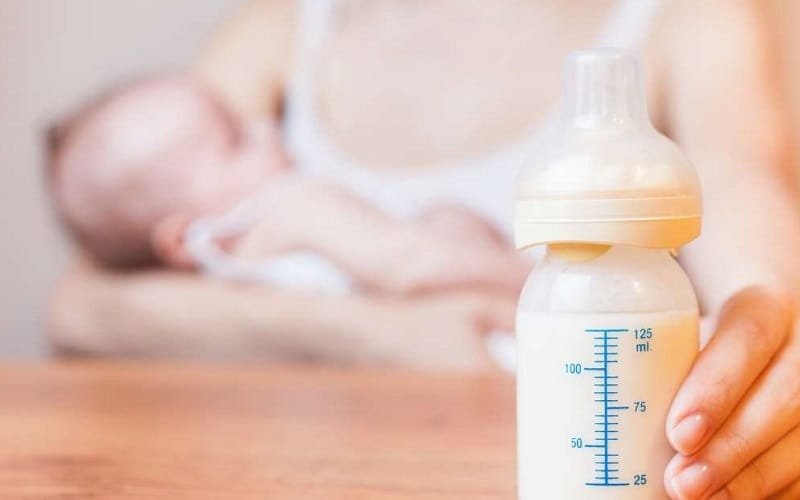 Coronavírus provoca queda do banco de leite materno no DF