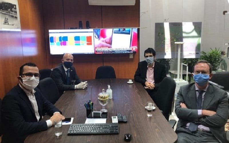 Justiça suspende reabertura do comércio no DF