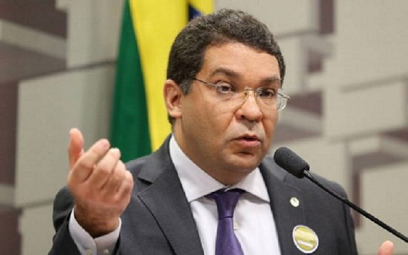 Mulher pode substituir o tesoureiro Tesouro do nacional