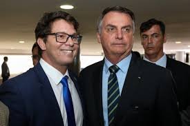 Mário Frias vai explicar gastos em viagens aos EUA