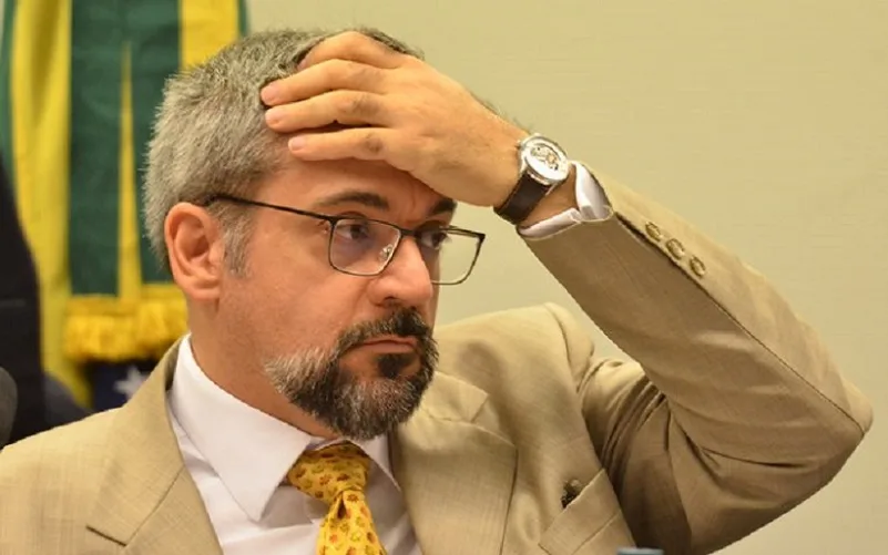 Demissão iminente