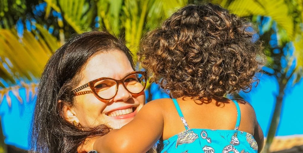 Adoção solidária Keila Faria Misto Brasil