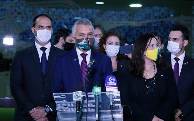 Grupo de deputados critica inquérito e projeto das fake news