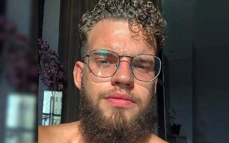 Estudante picado por naja é solto por decisão do Tribunal de Justiça