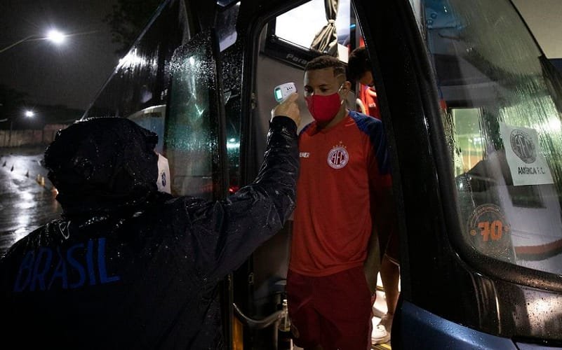 Coronavírus contamina jogadores dos campeonatos nacionais