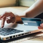 Compra noturna pela internet atrai 54% dos consumidores