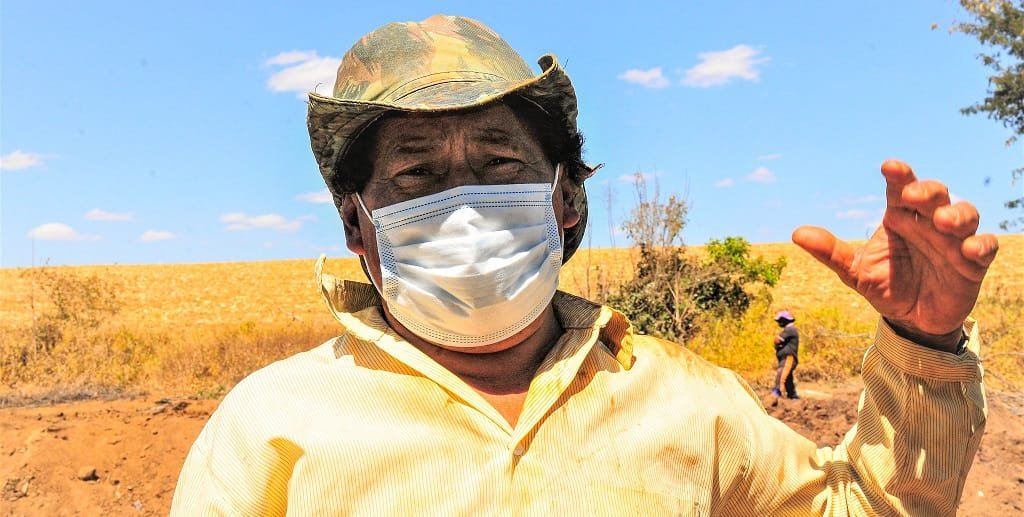 Luís Gonsaga Sousa é agricultor na área agrícola de Rio Preto (DF), onde está sendo reconstruída uma barragem que vai ajudar a comunidade/Acácio Pinheiro / Agência Brasília