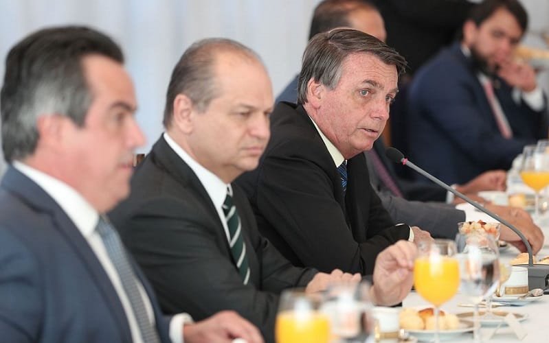 Jair Bolsonaro com líderes