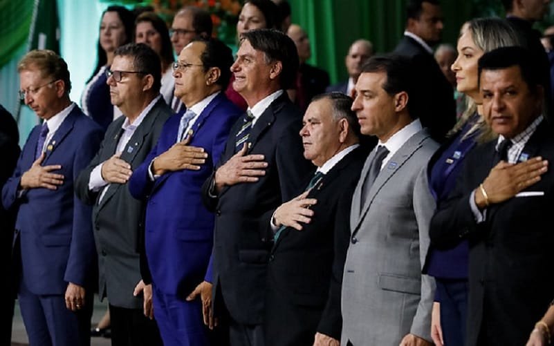 Vida de evangélico brasileiro comum