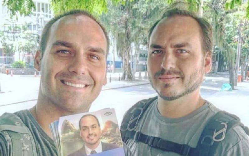 Filhos de Bolsonaro são intimados a depor na Polícia Federal