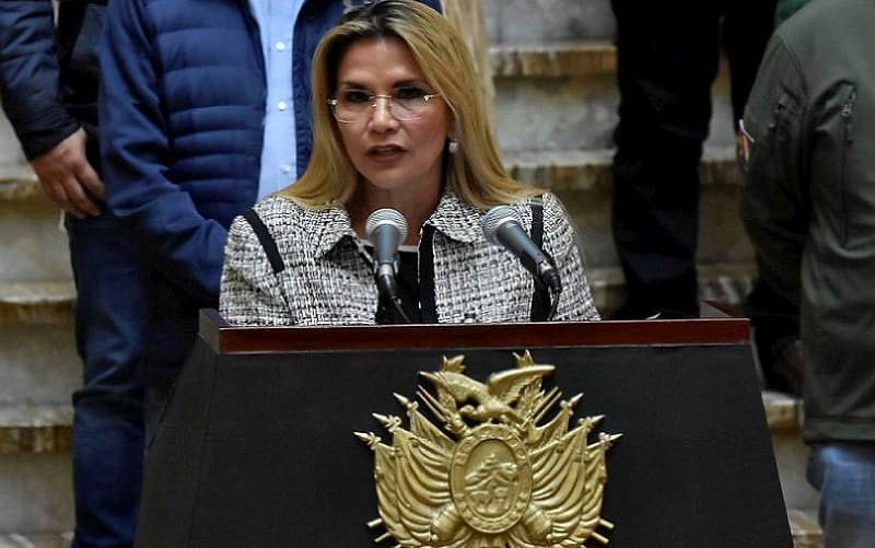 presidenta da Bolívia, Jeanine Añez