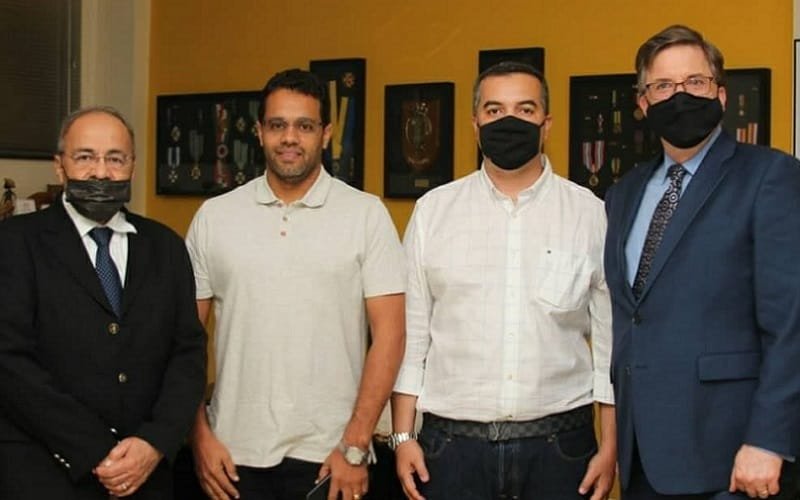 Filho de senador com dinheiro nas nádegas pode não assumir vaga