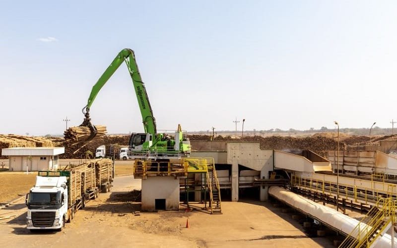 Empresa contrata motoristas para caminhões tipo tritrem e rodotrem
