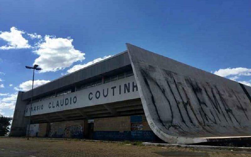 Pressão faz governo do DF reativar programa Escola de Esporte