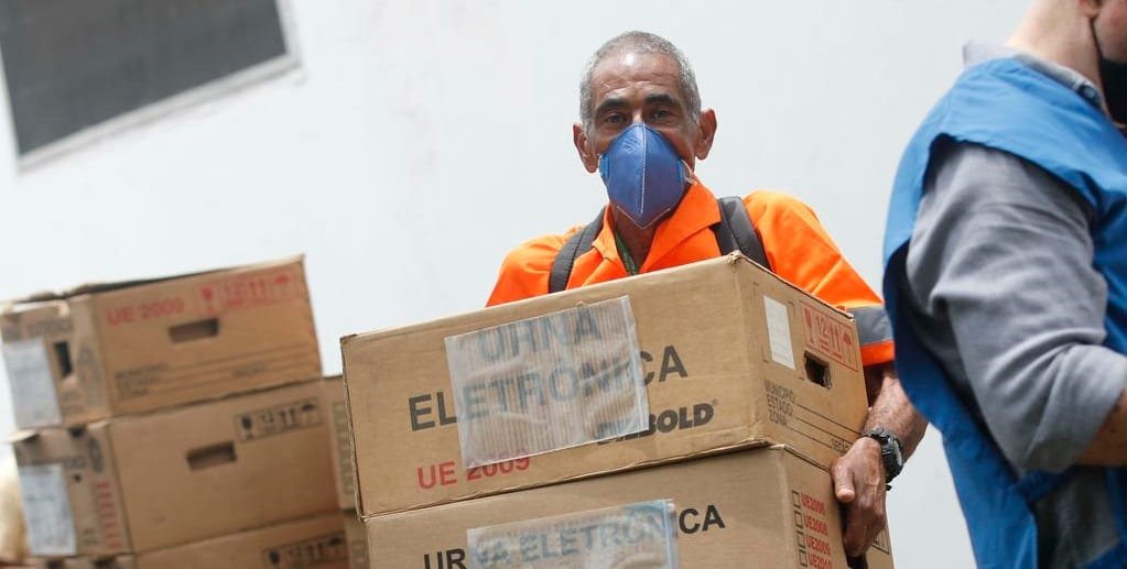 Transporte de urna eletrônica