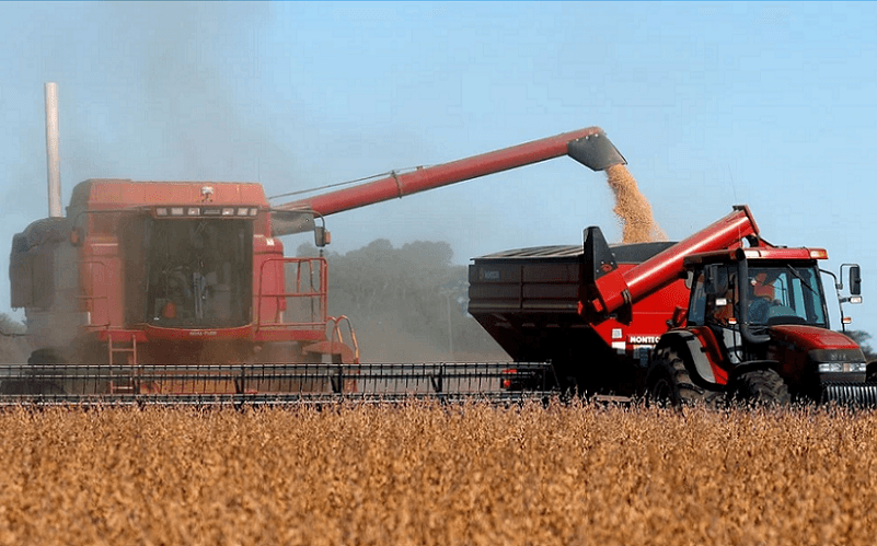 Colheitadeira agricultura Misto Brasília