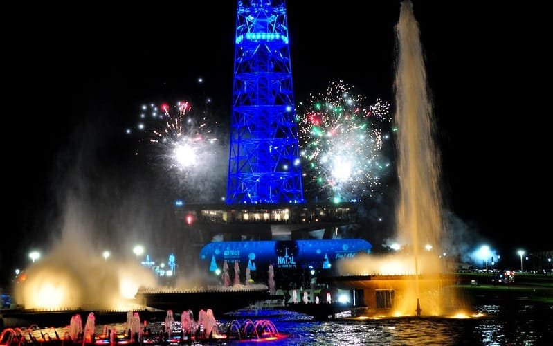 Torre de TV luzes de Natal