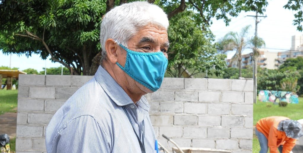 Adair Monteiro, agente operacional da Novacap, que acompanha a construção de novos portais no Parque da Cidade/Paulo H. Carvalho/Agência Brasília