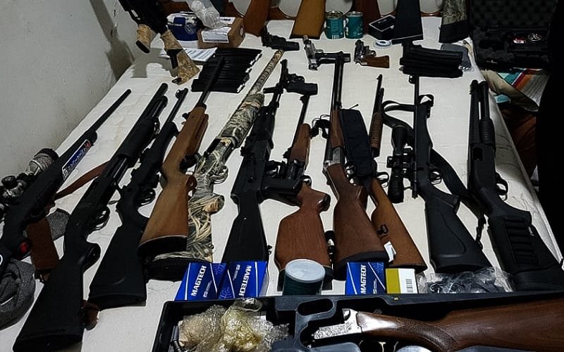 Militares do Exército são presos acusados de fraudar registro de armas