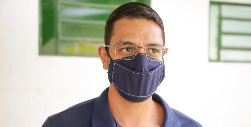 Celso Cavalcante, vice diretor da Escola Classe 01, na Estrutural, onde o governo garante que reformou seis escolas/Tony Oliveira/Agência Brasília