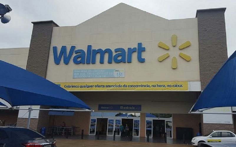 Justiça manda Walmart no DF recontratar repositora com câncer