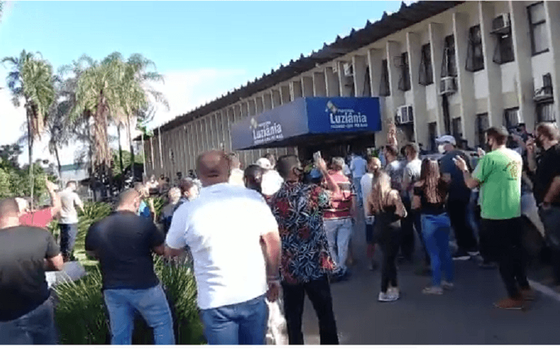 Luziânia protesto contra fechamento