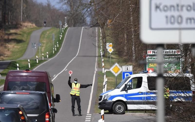 Polícia de estado alemão expulsa turistas para conter Covid-19