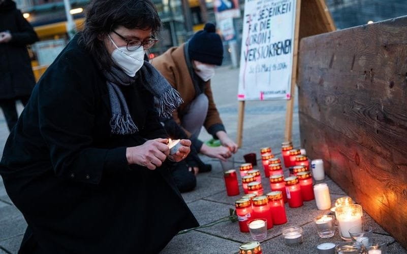 Celebração nacional homenageia mortos da Covid na Alemanha