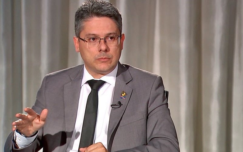 Senadores começam a analisar projeto contra as facções