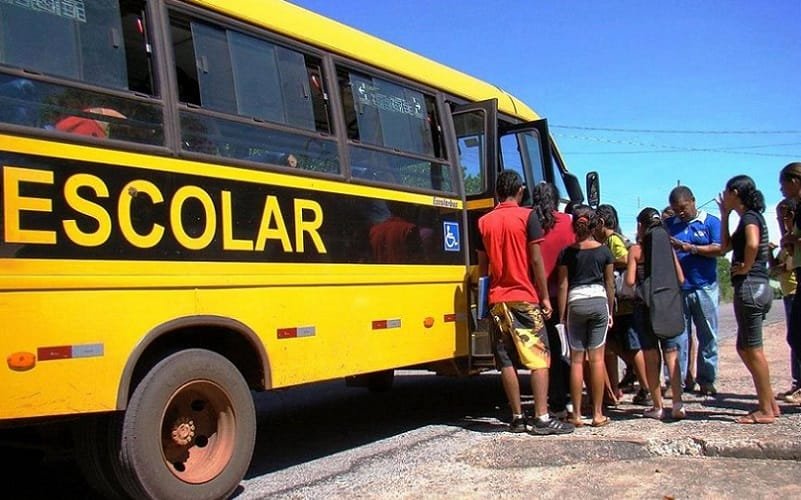 Transporte escolar van Misto Brasília