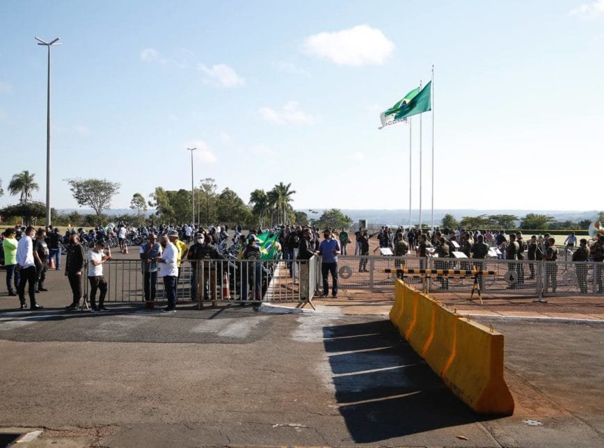 Motociclistas fazem ato em apoio a Bolsonaro neste domingo