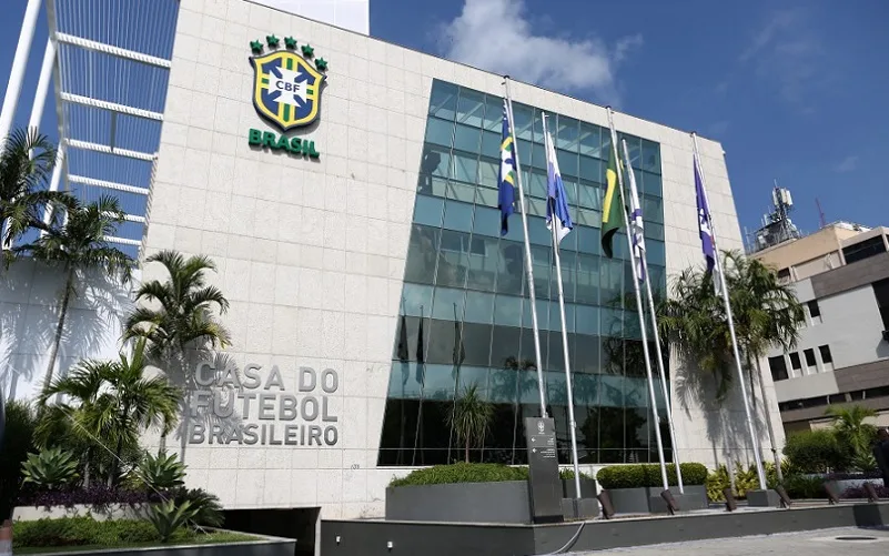 CBF processa lojas no Rio por venda ilícita de marcas