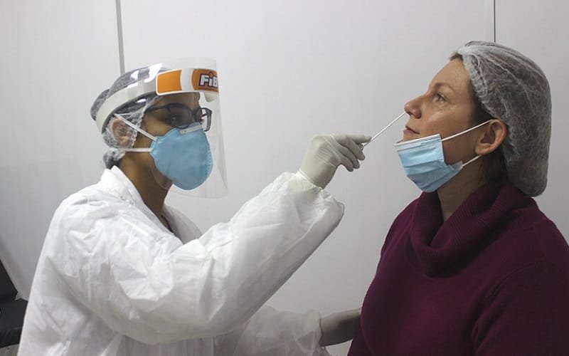 Rede Pague Menos anuncia exames RT-PCR para Covid em 24 horas