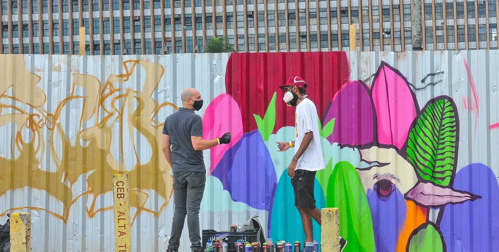 Batalhas de rimas, livros, teatro e grafite no Projeto OrÔ