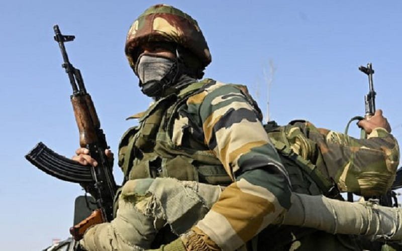 Índia reforça tropas com mais 50 mil homens na fronteira com a china